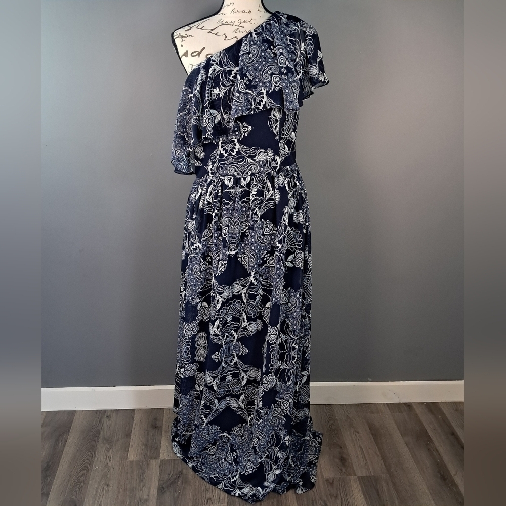 Vince Camuto One Shoulder Maxi Dress Size 8 Navy Blue and White Floral